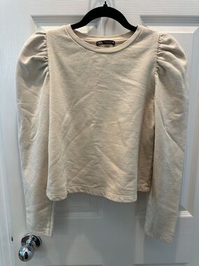 Zara Cream Crewneck Sweatshirt